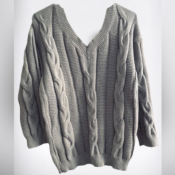 New! Cable Knit Sweater - Picture 1 of 5